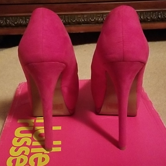 Heels - Picture 4 of 4